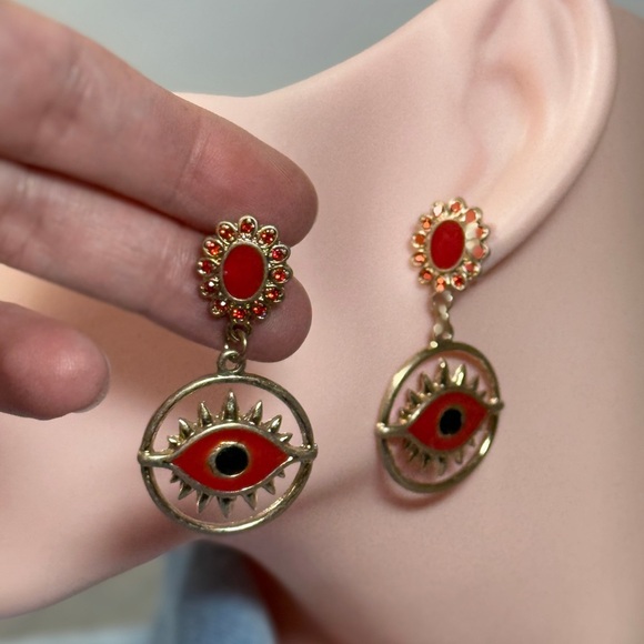 Gorgeous Gold and Coral Red Eye Earrings 💫 - Picture 5 of 6